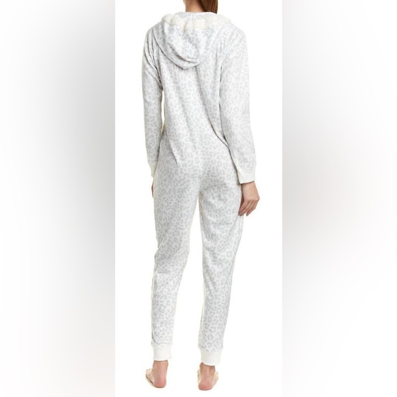 Old Navy Women's One‎ Piece Hooded Beige Leopard Print Soft Flannel Size XL Tall - Picture 2 of 12